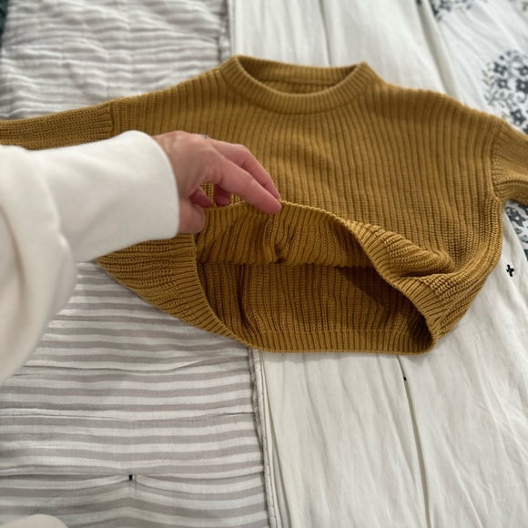 Organic Knit Wide Fit Toddlee Sweater | Beautiful Golden Color | Size 2T - Picture 5 of 5